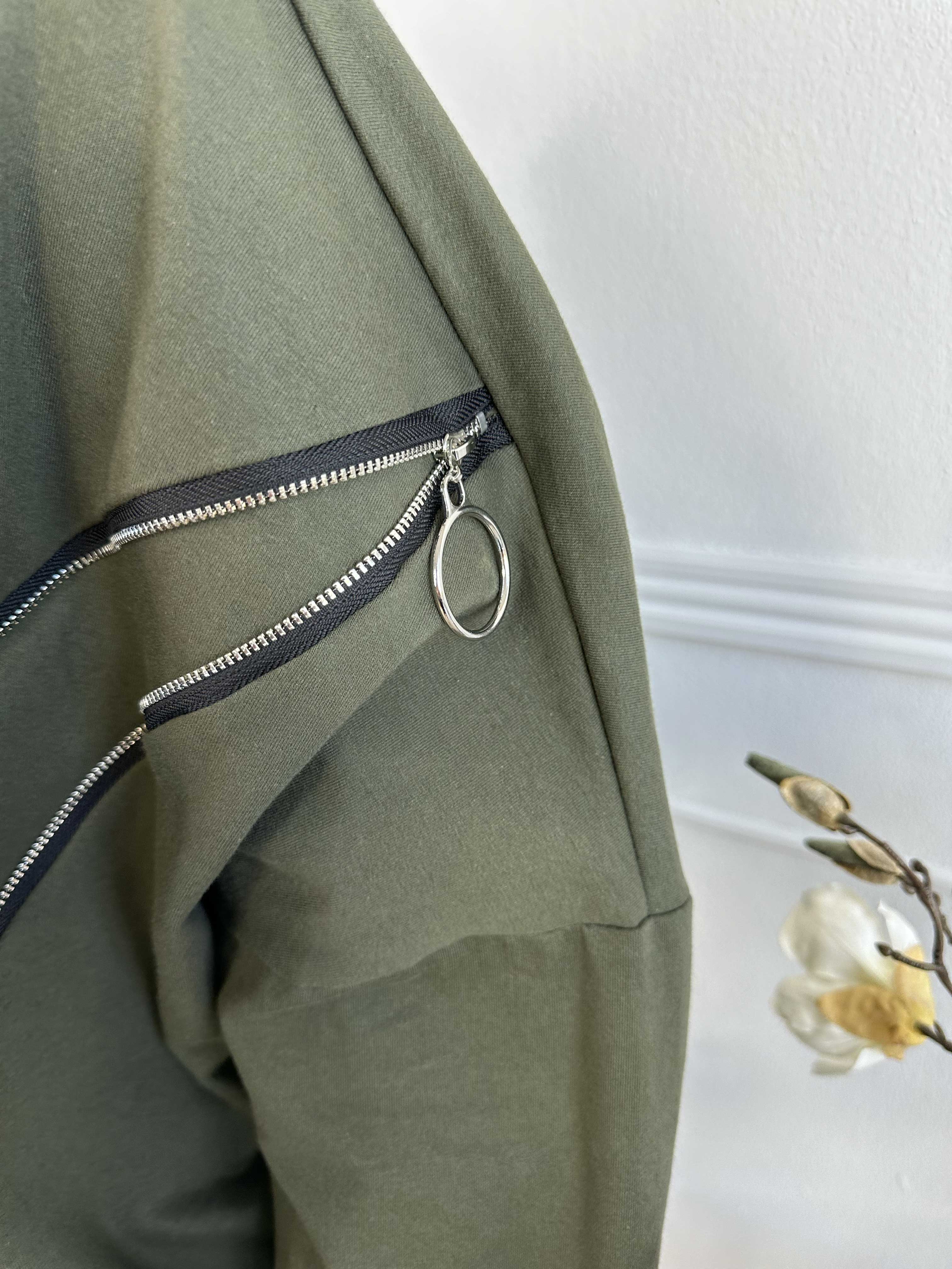 Merah - Hoodie med dragkedja